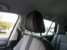 Volkswagen Golf (2016) thumbnail 23