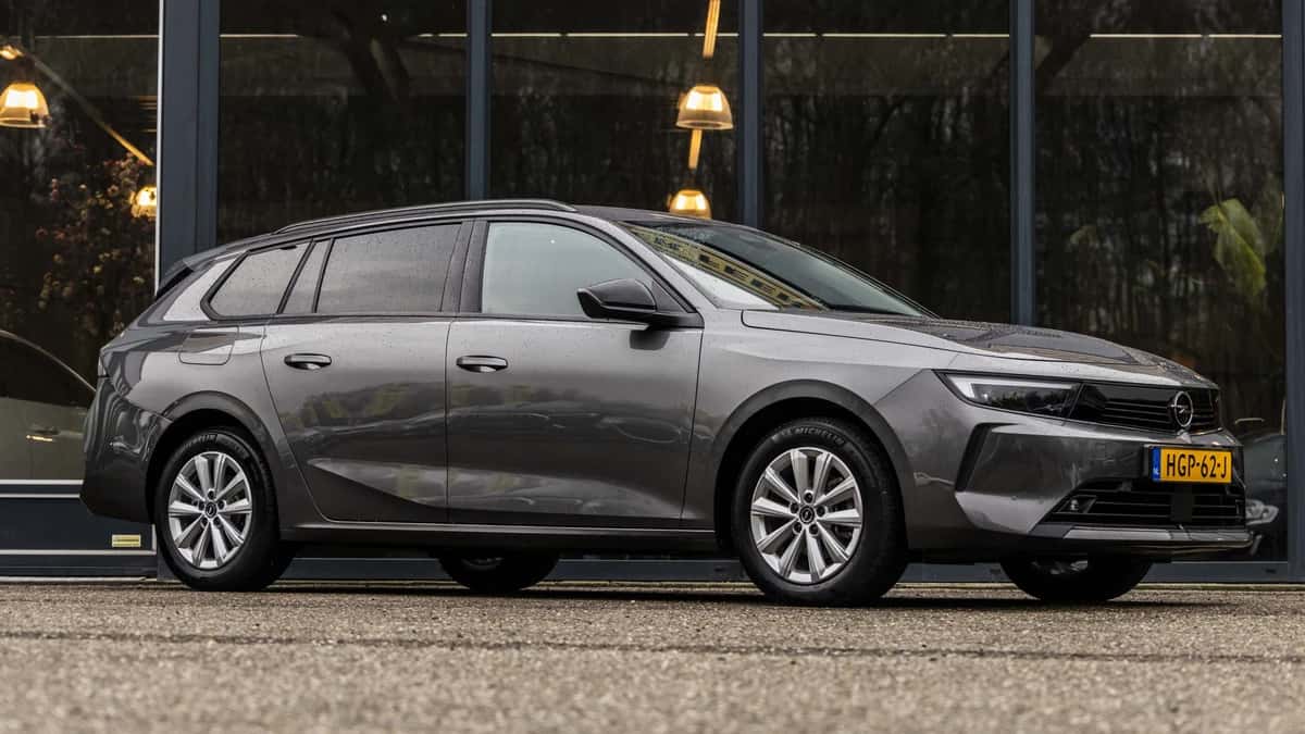 Opel Astra (2025) — foto 1