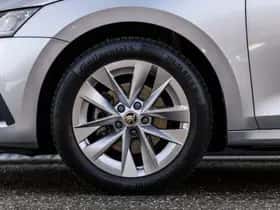 Škoda Octavia (2021) thumbnail 9
