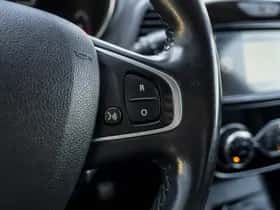 Renault Captur (2018) thumbnail 28