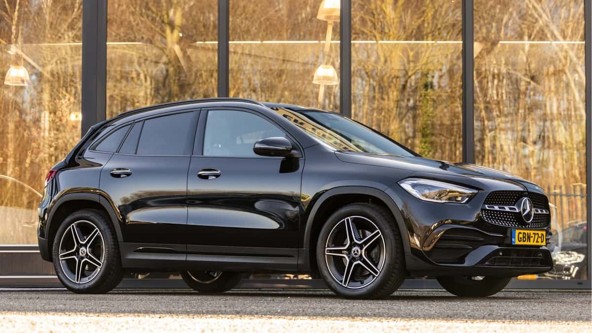 Mercedes-Benz GLA (2021) — foto 1