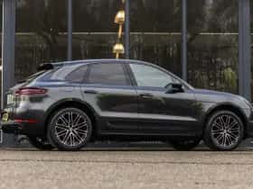 Porsche Macan (2016) thumbnail 6