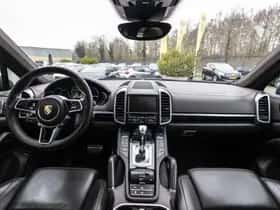 Porsche Cayenne (2015) thumbnail 23