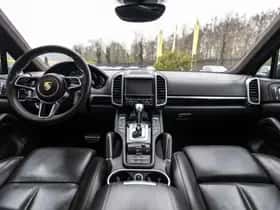 Porsche Cayenne (2015) thumbnail 24