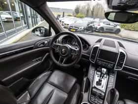 Porsche Cayenne (2015) thumbnail 25