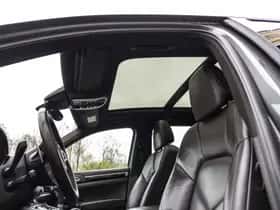 Porsche Cayenne (2015) thumbnail 30