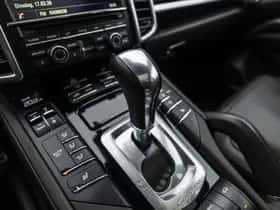Porsche Cayenne (2015) thumbnail 37