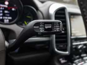 Porsche Cayenne (2015) thumbnail 45
