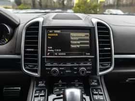 Porsche Cayenne (2015) thumbnail 47