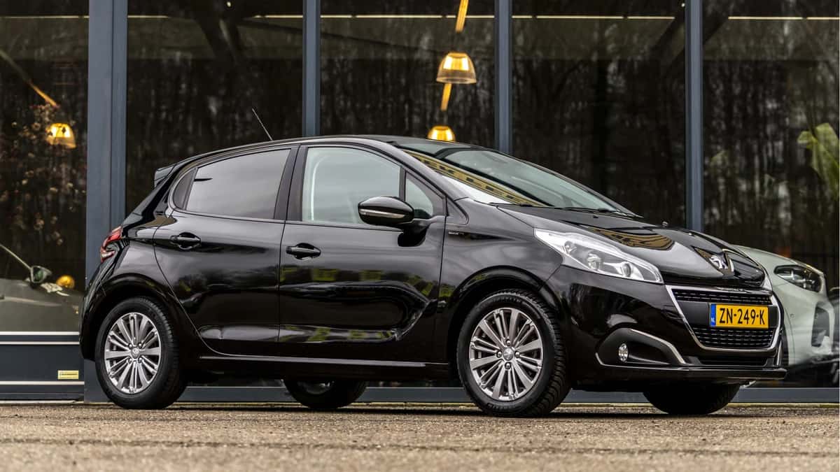 Peugeot 208 (2019) — foto 1