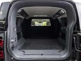 Land Rover Defender (2021) thumbnail 14