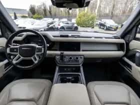 Land Rover Defender (2021) thumbnail 15