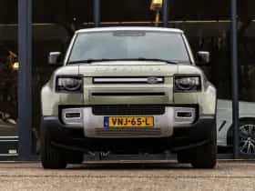 Land Rover Defender (2021) thumbnail 3