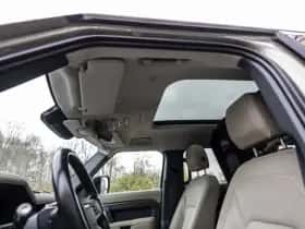 Land Rover Defender (2021) thumbnail 22