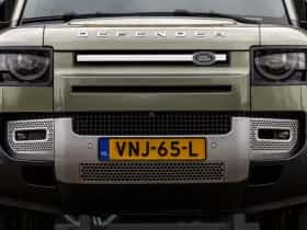 Land Rover Defender (2021) thumbnail 4