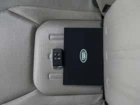 Land Rover Defender (2021) thumbnail 33