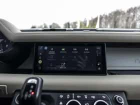 Land Rover Defender (2021) thumbnail 41
