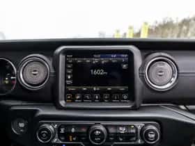 Jeep Wrangler (2022) thumbnail 42