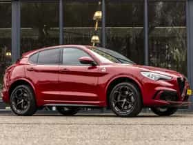Alfa Romeo Stelvio (2019) thumbnail 1