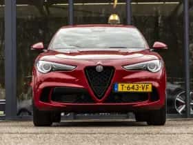 Alfa Romeo Stelvio (2019) thumbnail 3