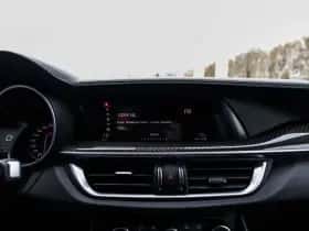 Alfa Romeo Stelvio (2019) thumbnail 45