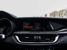 Alfa Romeo Stelvio (2019) thumbnail 46