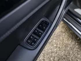 Porsche Panamera thumbnail 42