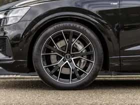 Audi Q8 (2022) thumbnail 9