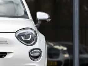 Fiat 500X (2022) thumbnail 4