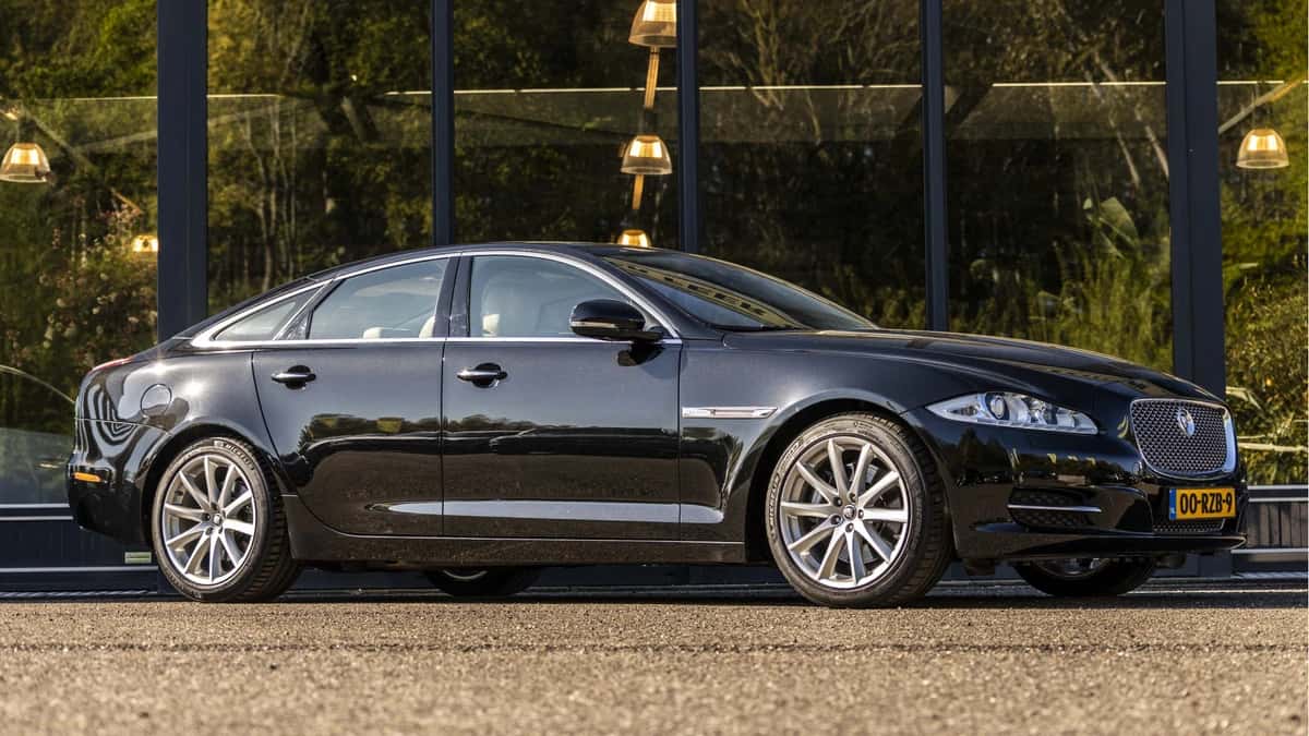 Jaguar XJ (2010) — foto 1
