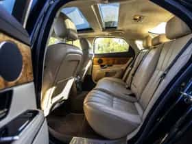 Jaguar XJ (2010) thumbnail 17