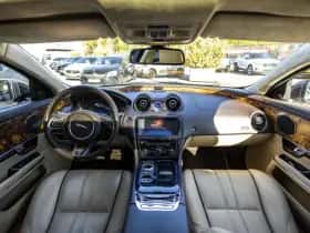 Jaguar XJ (2010) thumbnail 18