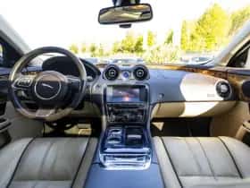 Jaguar XJ (2010) thumbnail 20