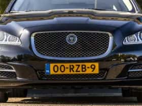 Jaguar XJ (2010) thumbnail 4