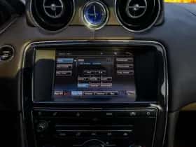 Jaguar XJ (2010) thumbnail 35