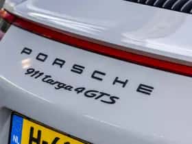 Porsche 911 (2018) thumbnail 8
