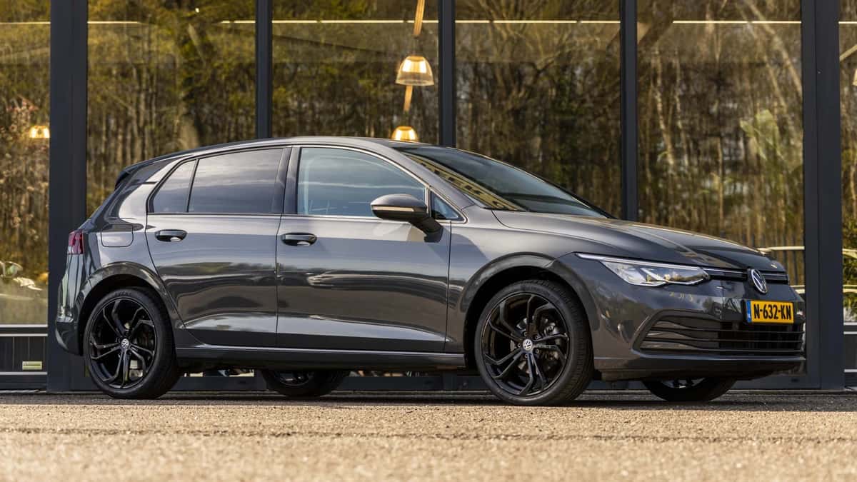 Volkswagen Golf (2021) — foto 1