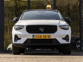 Volvo XC40 (2024) thumbnail 2