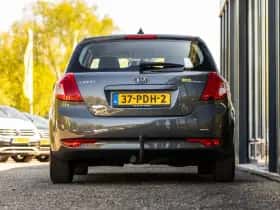Kia Cee'd (2011) thumbnail 12