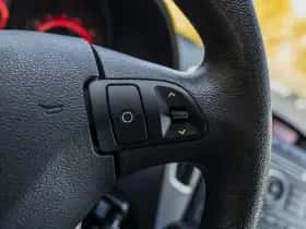 Kia Cee'd (2011) thumbnail 28