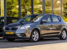 Kia Cee'd (2011) thumbnail 6