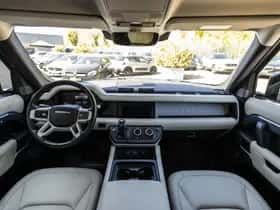 Land Rover Defender (2021) thumbnail 18