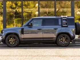 Land Rover Defender (2021) thumbnail 3