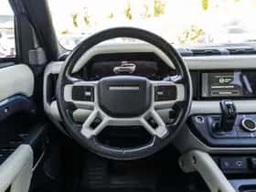 Land Rover Defender (2021) thumbnail 22