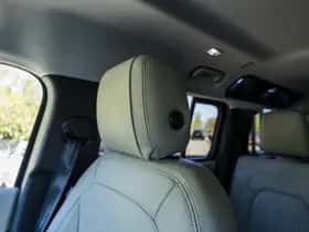 Land Rover Defender (2021) thumbnail 26