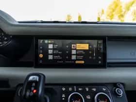 Land Rover Defender (2021) thumbnail 32