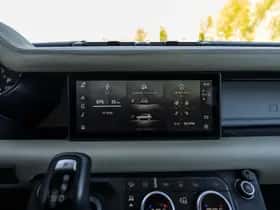 Land Rover Defender (2021) thumbnail 33