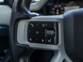 Land Rover Defender (2021) thumbnail 36