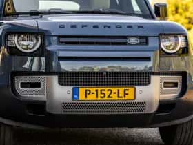 Land Rover Defender (2021) thumbnail 10