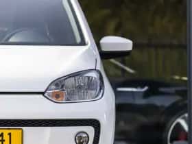 Volkswagen Up! (2015) thumbnail 5